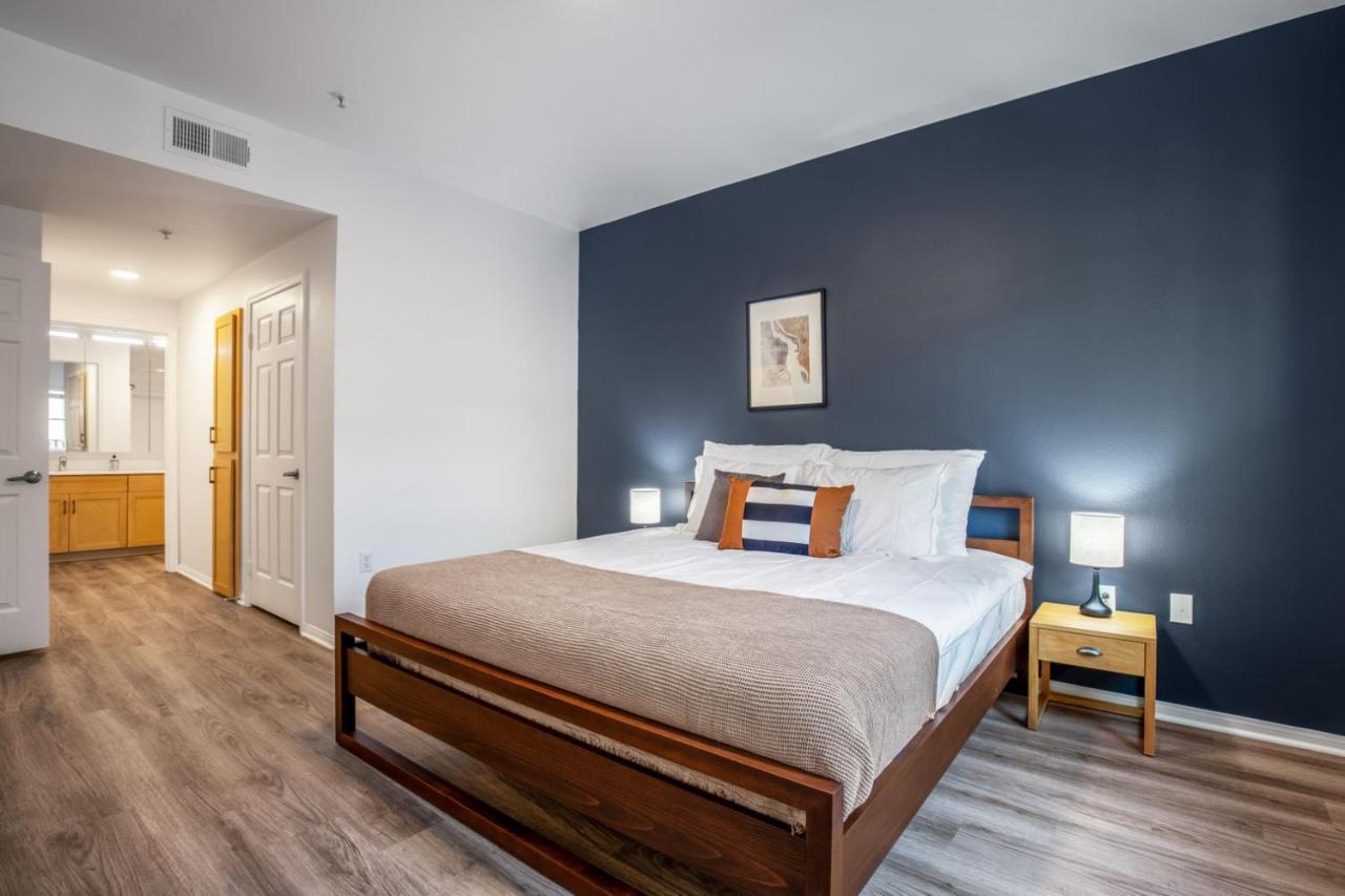 Apartment Hollywood 2br W Gym Pool Spa Nr Sunset Blvd Lax-202 Los Angeles