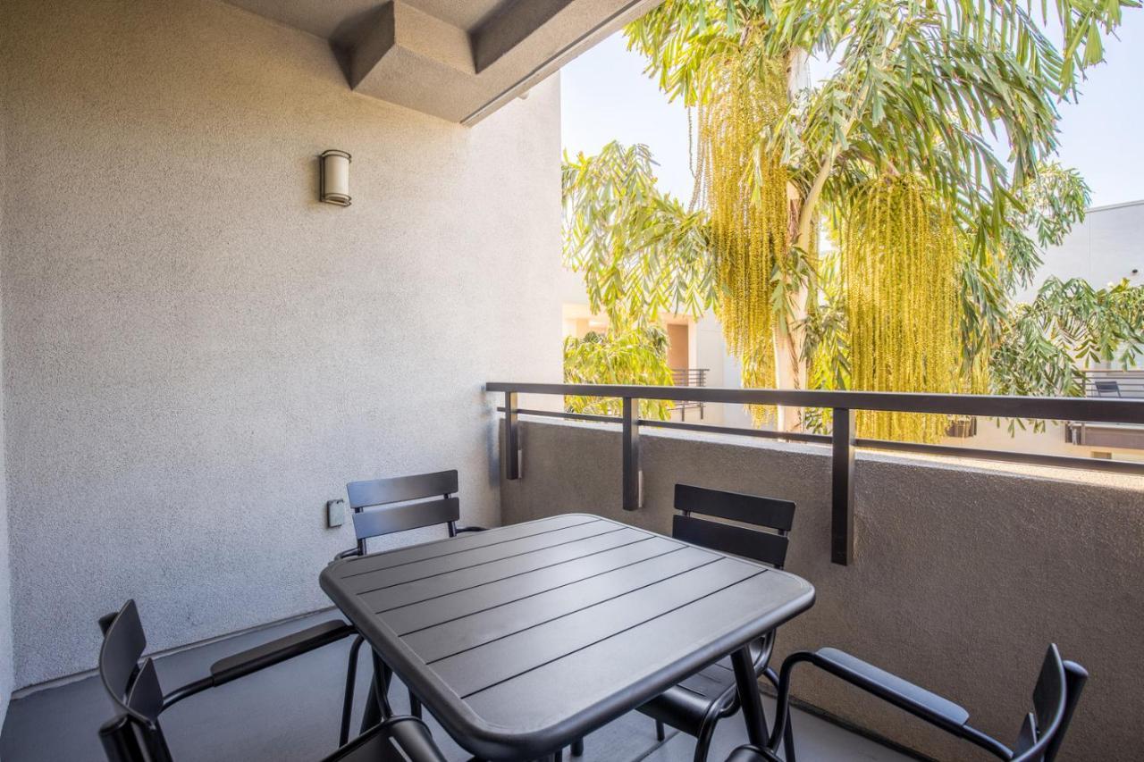 Hollywood 2br W Gym Pool Spa Nr Sunset Blvd Lax-202 *
