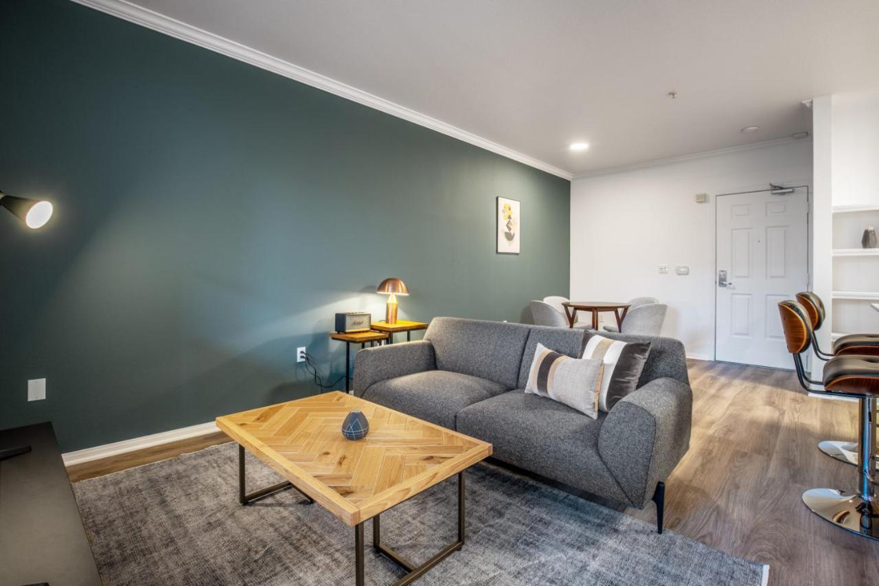 Apartment Hollywood 2br W Gym Pool Spa Nr Sunset Blvd Lax-202 *