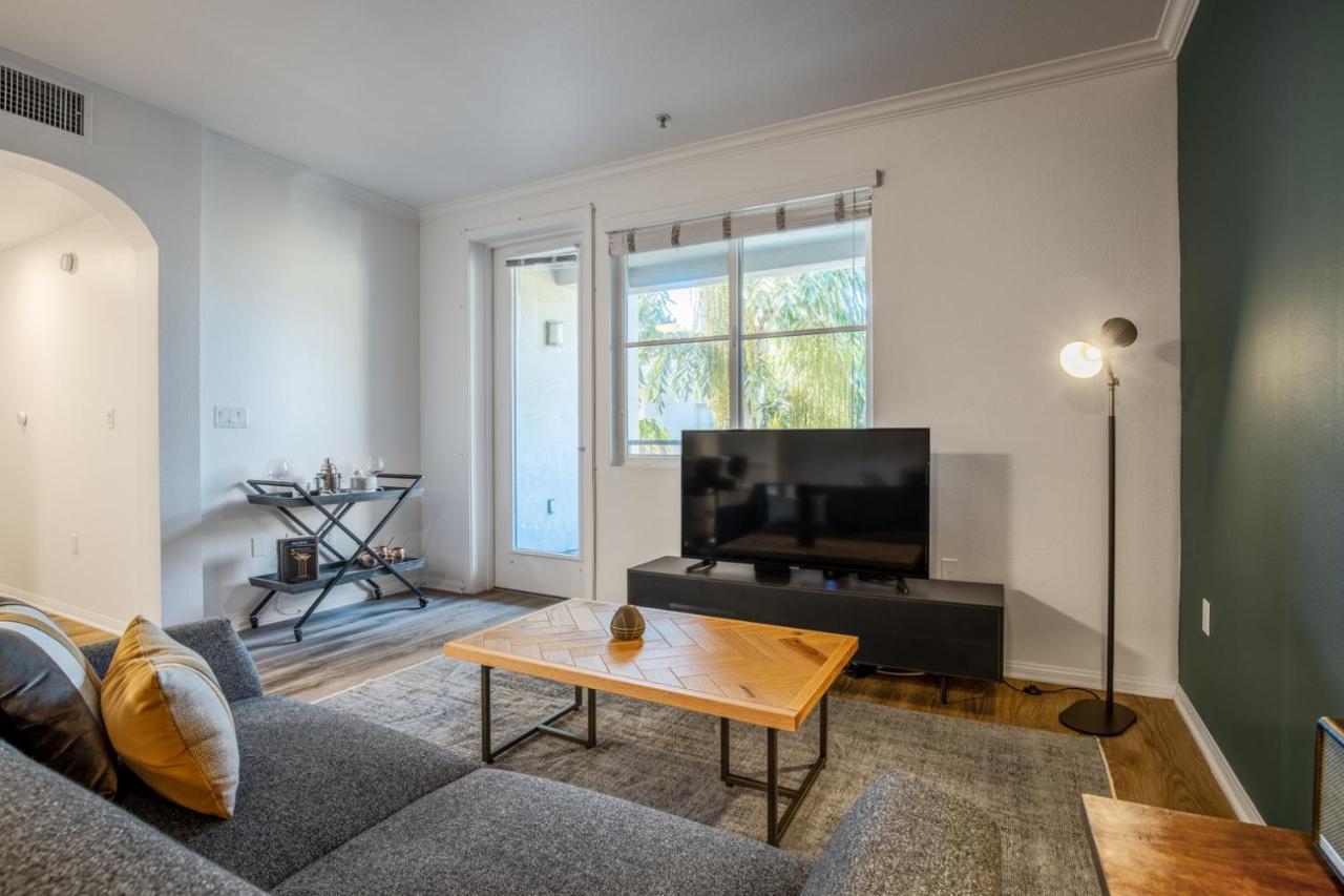 Apartment Hollywood 2br W Gym Pool Spa Nr Sunset Blvd Lax-202
